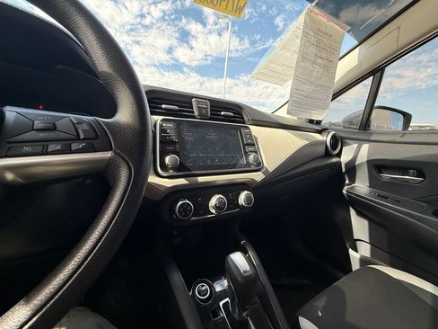 Used 2021 Nissan Versa SV FWD image 12