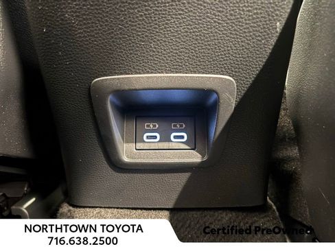 Used 2024 Toyota Corolla Cross SE w/ Moonroof Package image 23