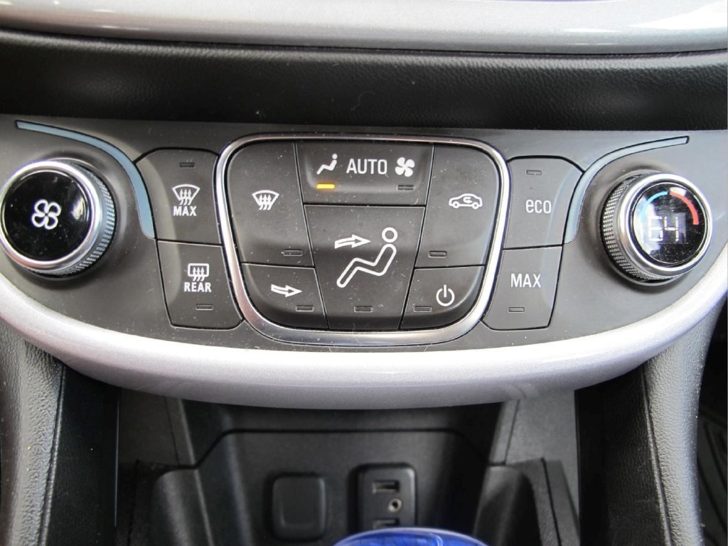 Used 2017 Chevrolet Volt LT FWD image 15