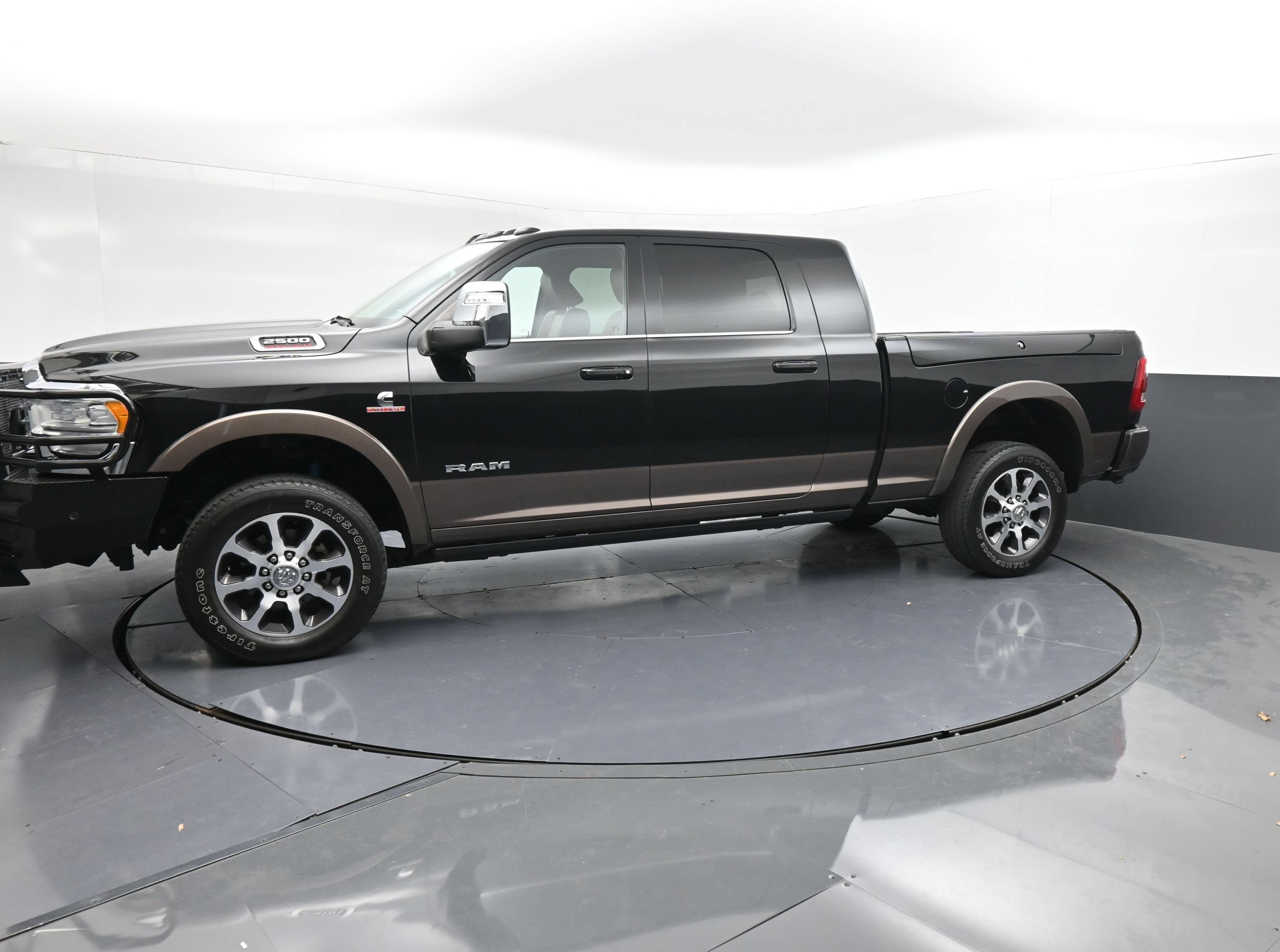 Used 2024 RAM 2500 Limited w/ Towing Technology Group AWD/4WD image 5