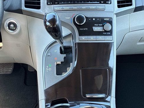 Used 2010 Toyota Venza AWD image 20
