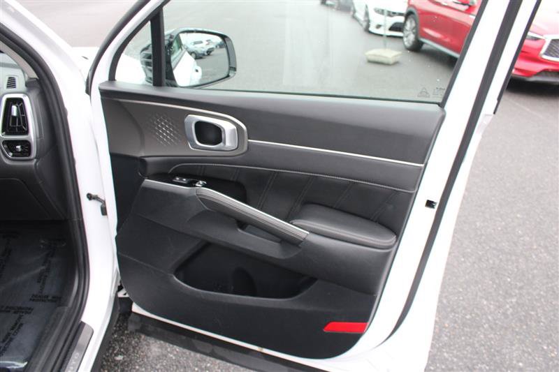 Used 2022 Kia Sorento SX AWD/4WD image 13