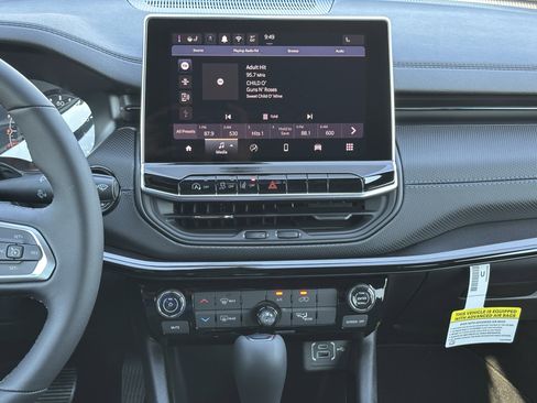 New 2026 Jeep Compass Latitude image 12