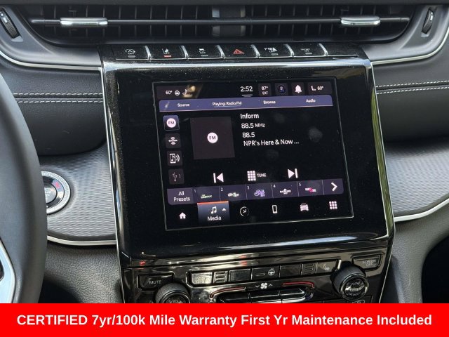 Certified 2025 Jeep Grand Cherokee Altitude AWD/4WD image 17