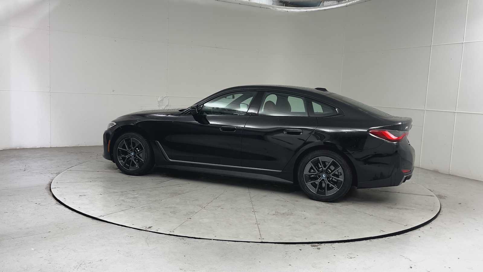 Used 2023 BMW i4 eDrive35 w/ Premium Package RWD image 4