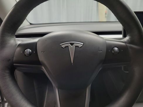 Used 2023 Tesla Model Y Long Range image 19