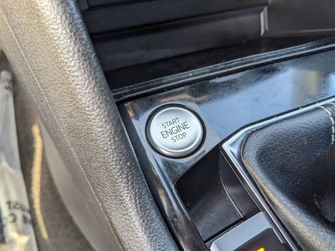 Certified 2024 Volkswagen Taos SE image 24