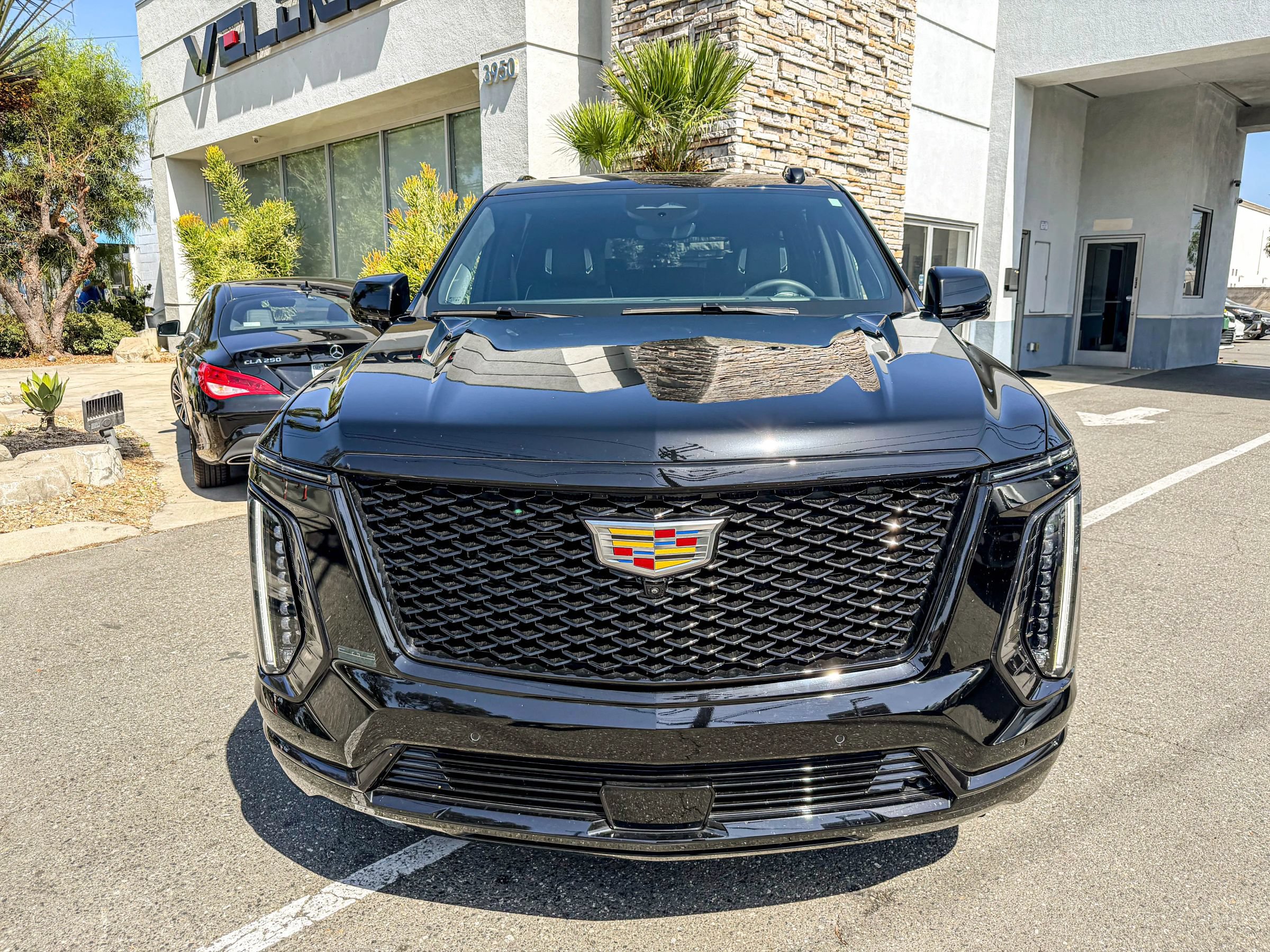 Used 2025 Cadillac Escalade ESV Sport Platinum AWD/4WD image 9