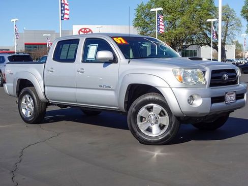 Used 2007 Toyota Tacoma PreRunner image 7