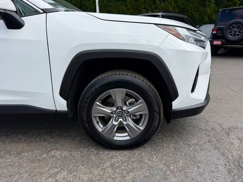 Used 2025 Toyota RAV4 XLE AWD/4WD image 12