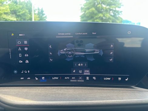 Certified 2025 Audi Q5 Prestige AWD/4WD image 18