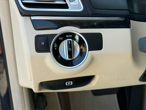 Used 2016 Mercedes-Benz E 400 Cabriolet image 40