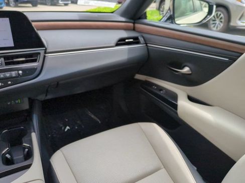 Certified 2025 Lexus ES 350 w/ Premium Package FWD image 16