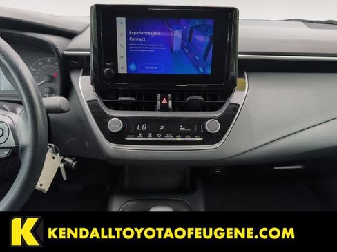 Used 2025 Toyota Corolla LE FWD image 11