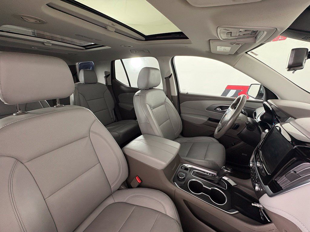 Used 2019 Chevrolet Traverse Premier w/ Driver Confidence II Package FWD image 36