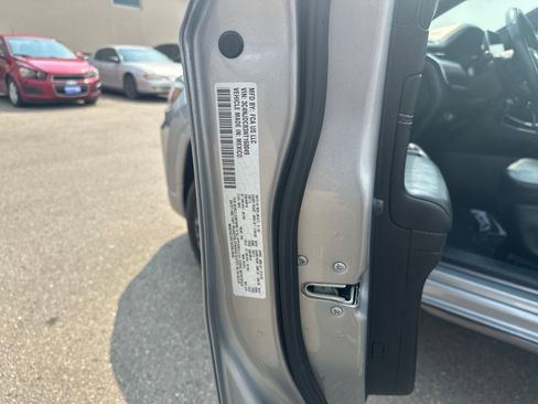 Used 2022 Jeep Compass High Altitude AWD/4WD image 37