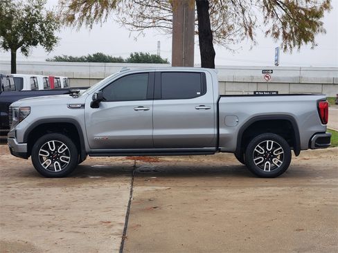 Used 2024 GMC Sierra 1500 AT4 w/ Technology Package image 4