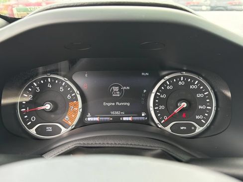 Used 2023 Jeep Renegade Latitude w/ Sun/Sound Group AWD/4WD image 26