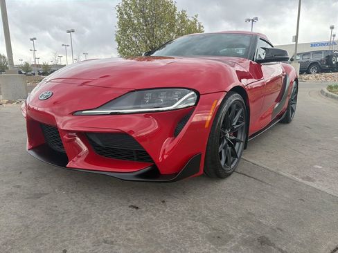 Used 2025 Toyota Supra Premium w/ Driver Assist Package image 3