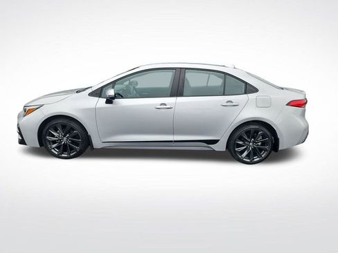 Used 2024 Toyota Corolla SE FWD image 2