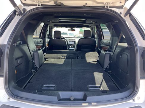 Used 2019 Ford Explorer XLT w/ Equipment Group 202A AWD/4WD image 51