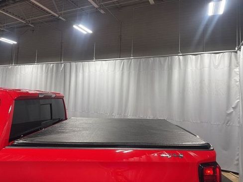 New 2025 GMC Sierra 1500 SLE w/ Preferred Package image 12