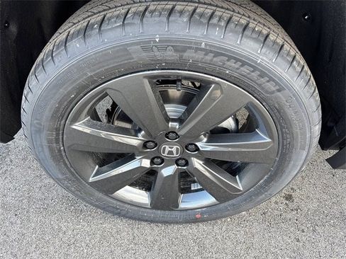 New 2025 Honda Pilot Sport image 29