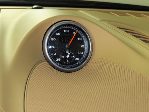 Used 2012 Porsche Cayenne S image 32