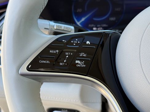 Used 2023 Mercedes-Benz EQS 580 4MATIC SUV image 34