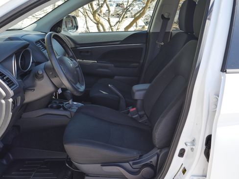 Used 2015 Mitsubishi Outlander Sport ES image 3