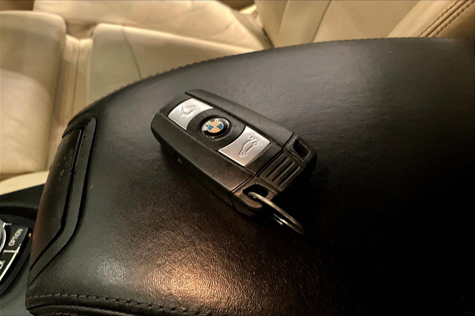 Used 2010 BMW 650i Convertible w/ Sport Pkg RWD image 31