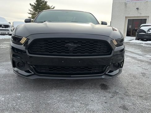 Used 2017 Ford Mustang Coupe image 19