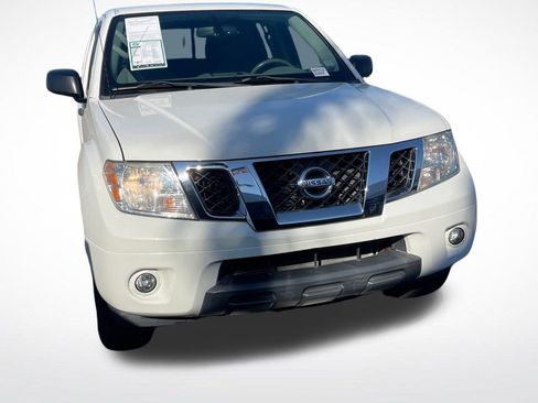 Used 2019 Nissan Frontier SV w/ Value Truck Package image 5