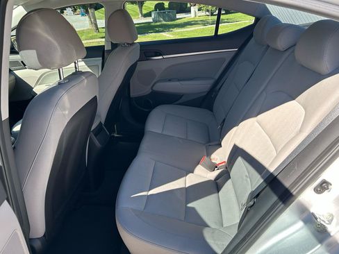 Used 2017 Hyundai Elantra SE FWD image 13