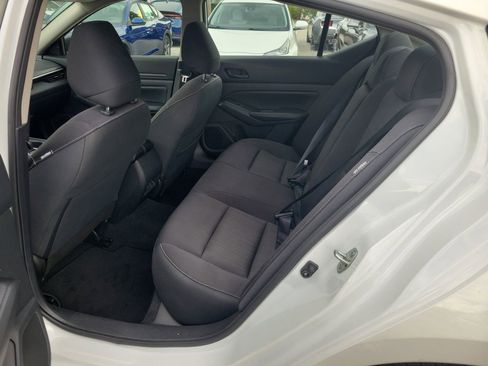 Used 2025 Nissan Altima 2.5 SV FWD image 9