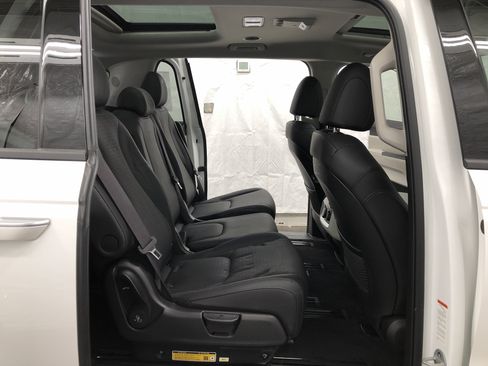 Certified 2024 Kia Carnival SX Prestige image 10