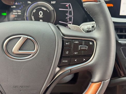 Used 2025 Lexus ES 300h w/ Accessory Package (Z1) FWD image 22