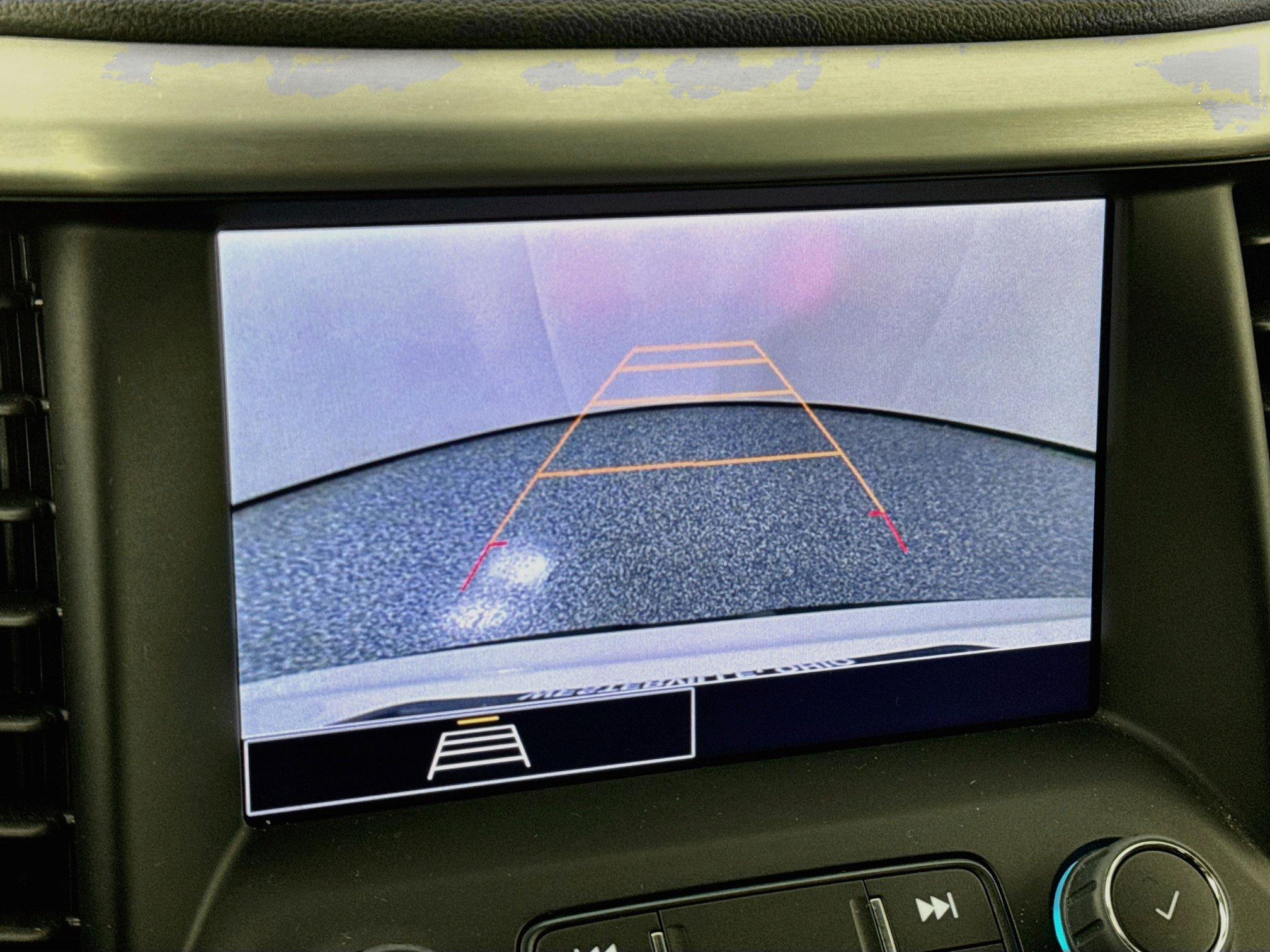 Used 2023 GMC Acadia SLE w/ Driver Convenience Package FWD image 13