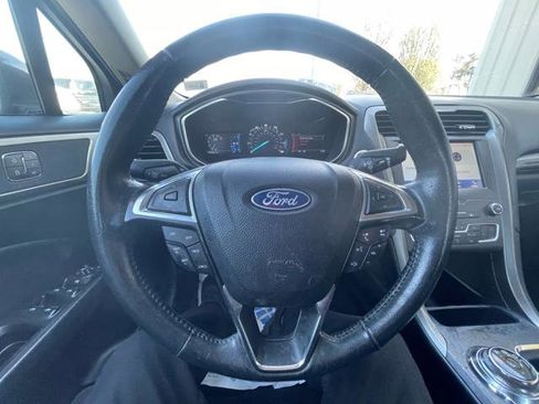 Used 2020 Ford Fusion SEL image 16