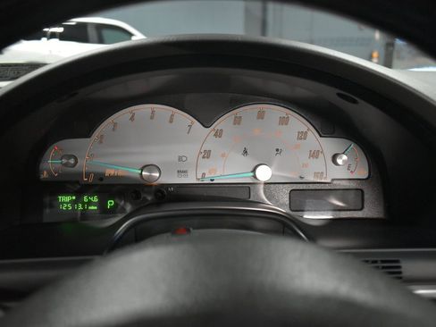 Used 2002 Ford Thunderbird image 31