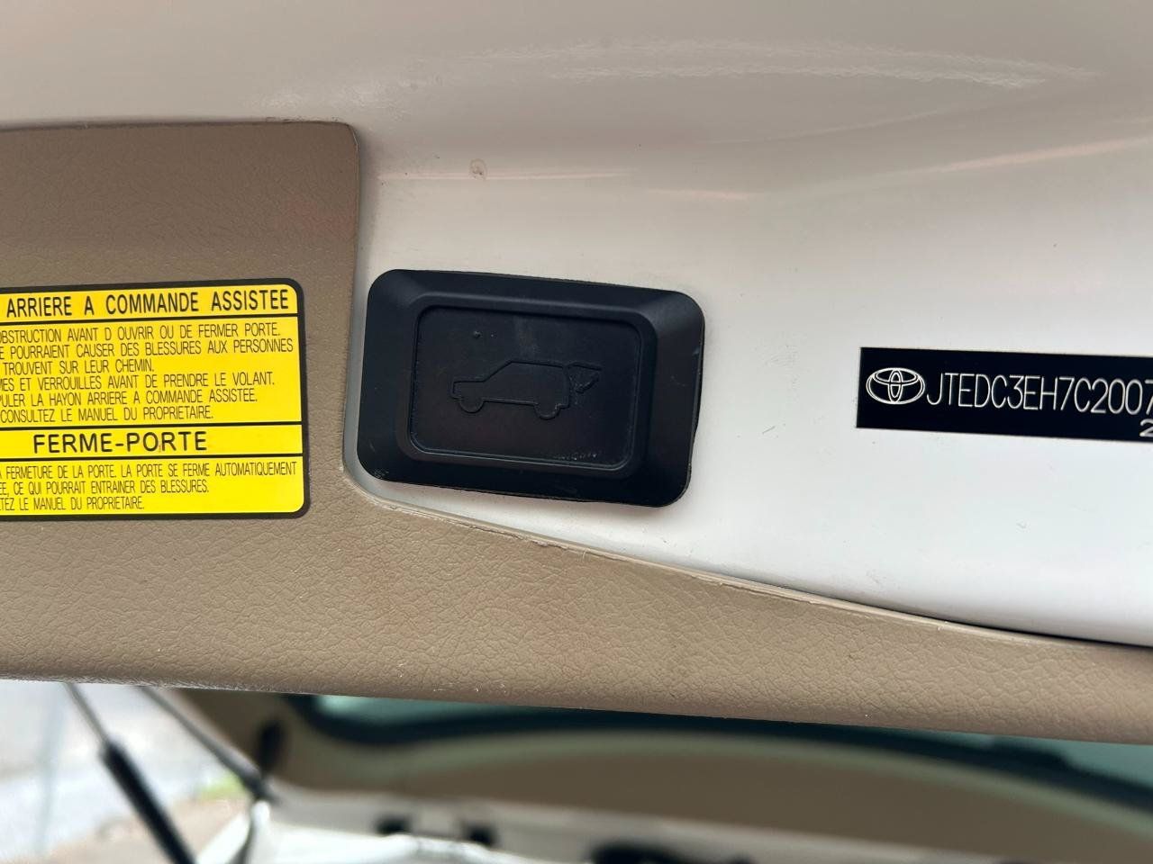 Used 2012 Toyota Highlander Limited AWD/4WD image 16