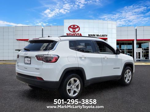 Used 2024 Jeep Compass Latitude AWD/4WD image 5