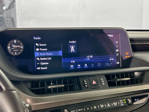 Used 2021 Lexus ES 300h w/ Premium Package FWD image 15