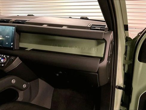 Certified 2023 Land Rover Defender 110 75th Limited Edition image 25