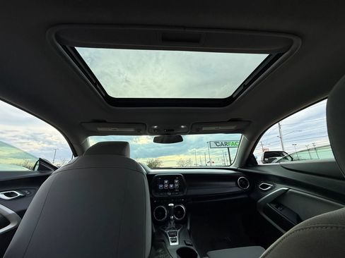 Used 2018 Chevrolet Camaro SS RWD image 23