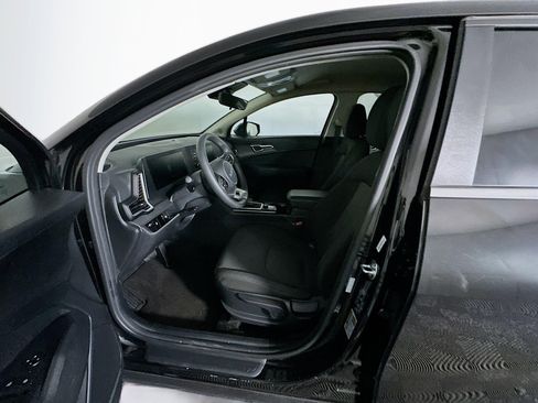 Used 2025 Kia Sportage LX image 13