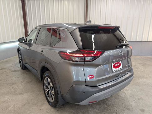 Used 2022 Nissan Rogue SV AWD/4WD image 12