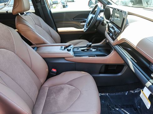 Used 2026 Toyota Grand Highlander AWD Hybrid image 15