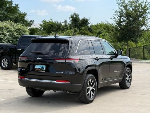 Used 2024 Jeep Grand Cherokee Limited AWD/4WD image 7