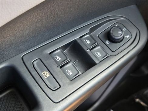 Used 2022 Volkswagen Taos SEL image 26